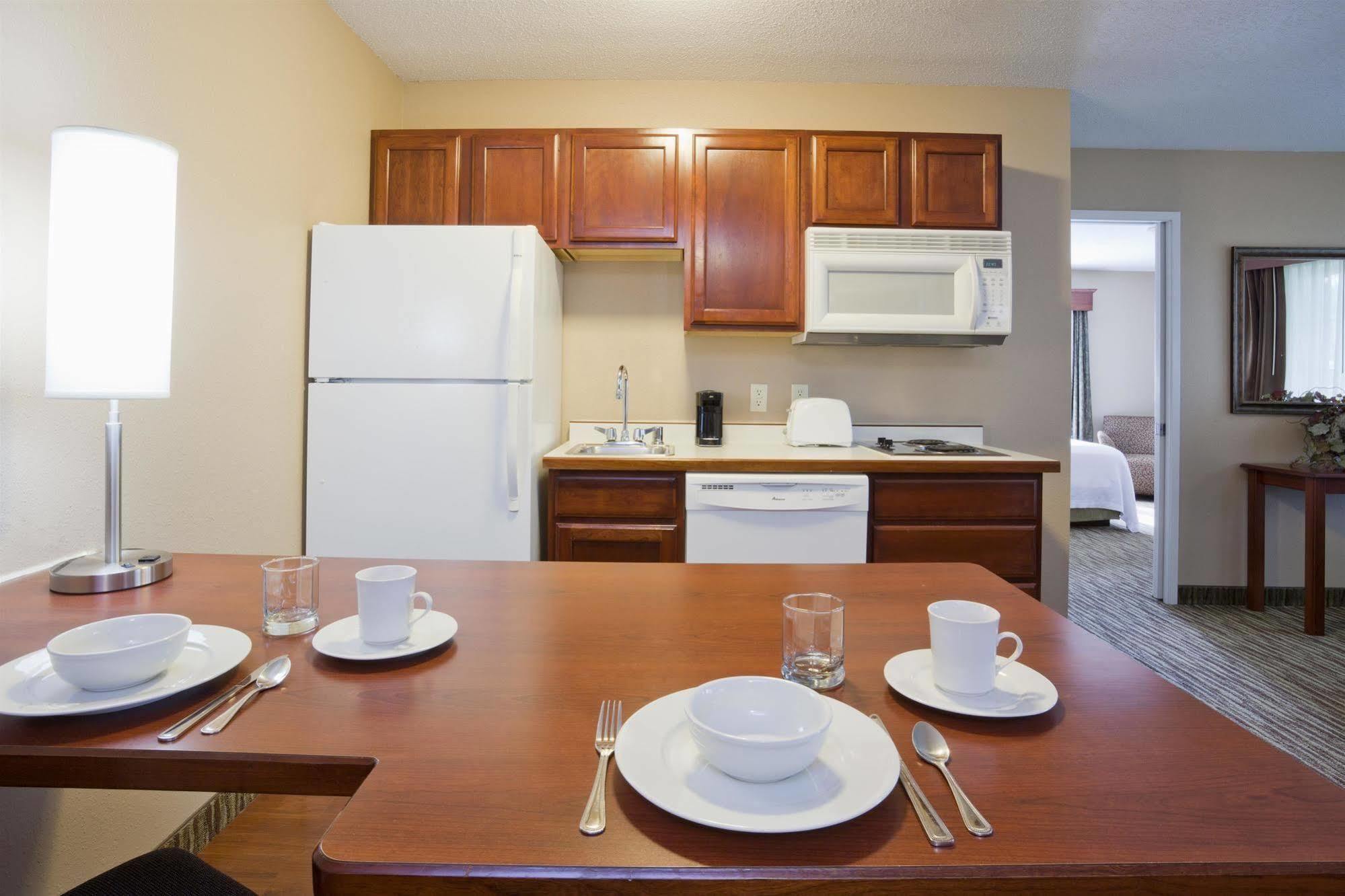 Grandstay Residential Suites Hotel - Eau Claire Exteriör bild