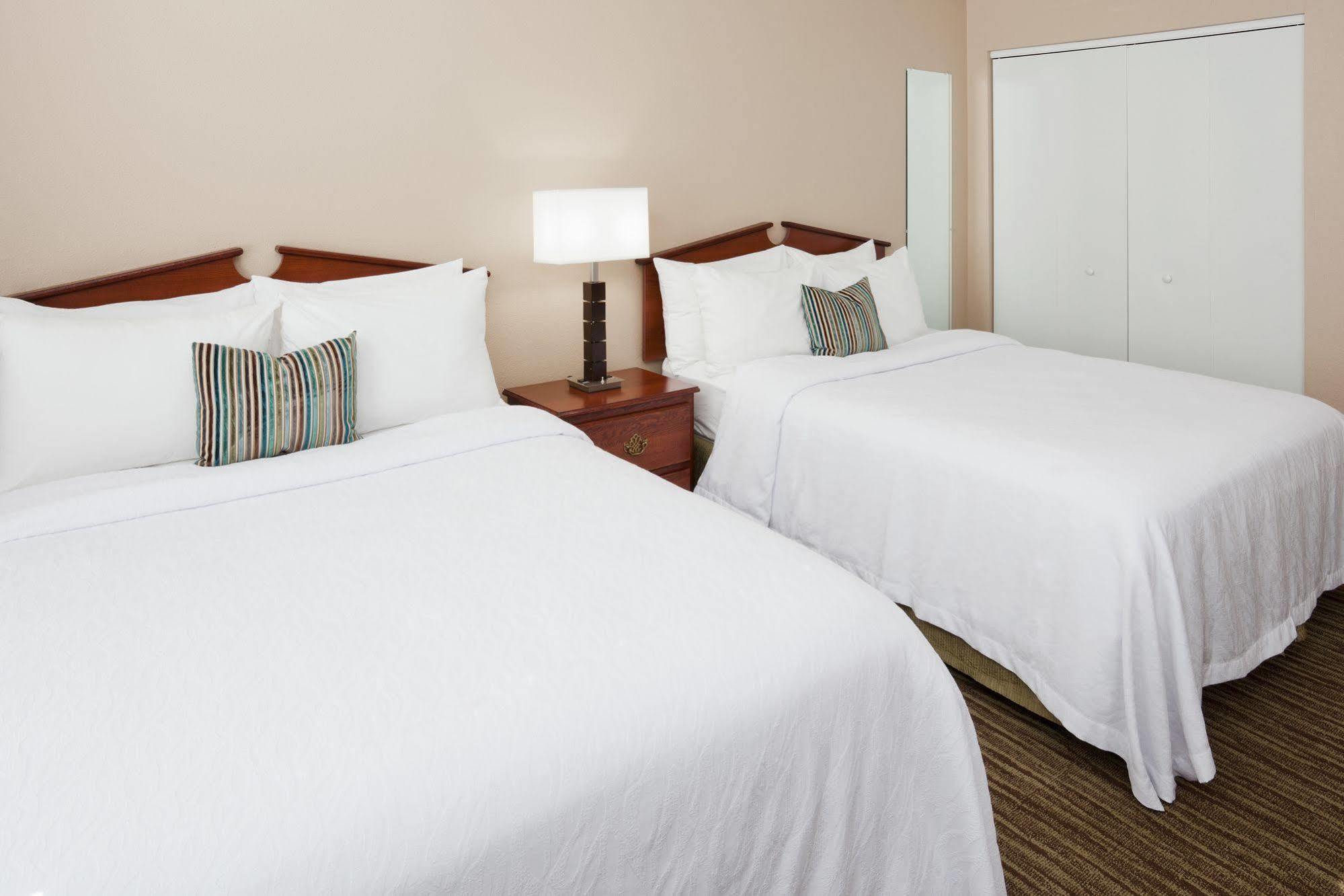 Grandstay Residential Suites Hotel - Eau Claire Exteriör bild