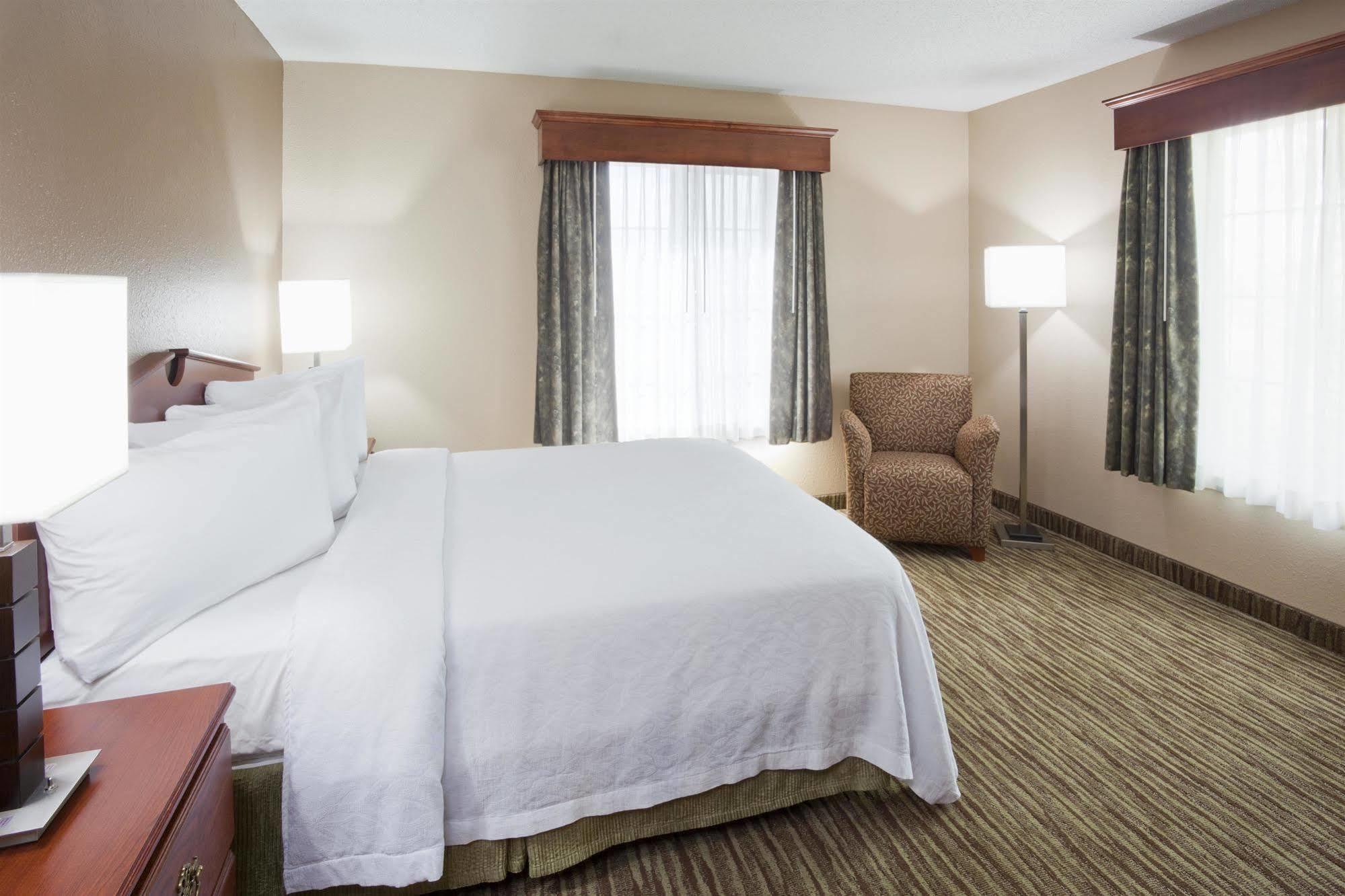 Grandstay Residential Suites Hotel - Eau Claire Exteriör bild